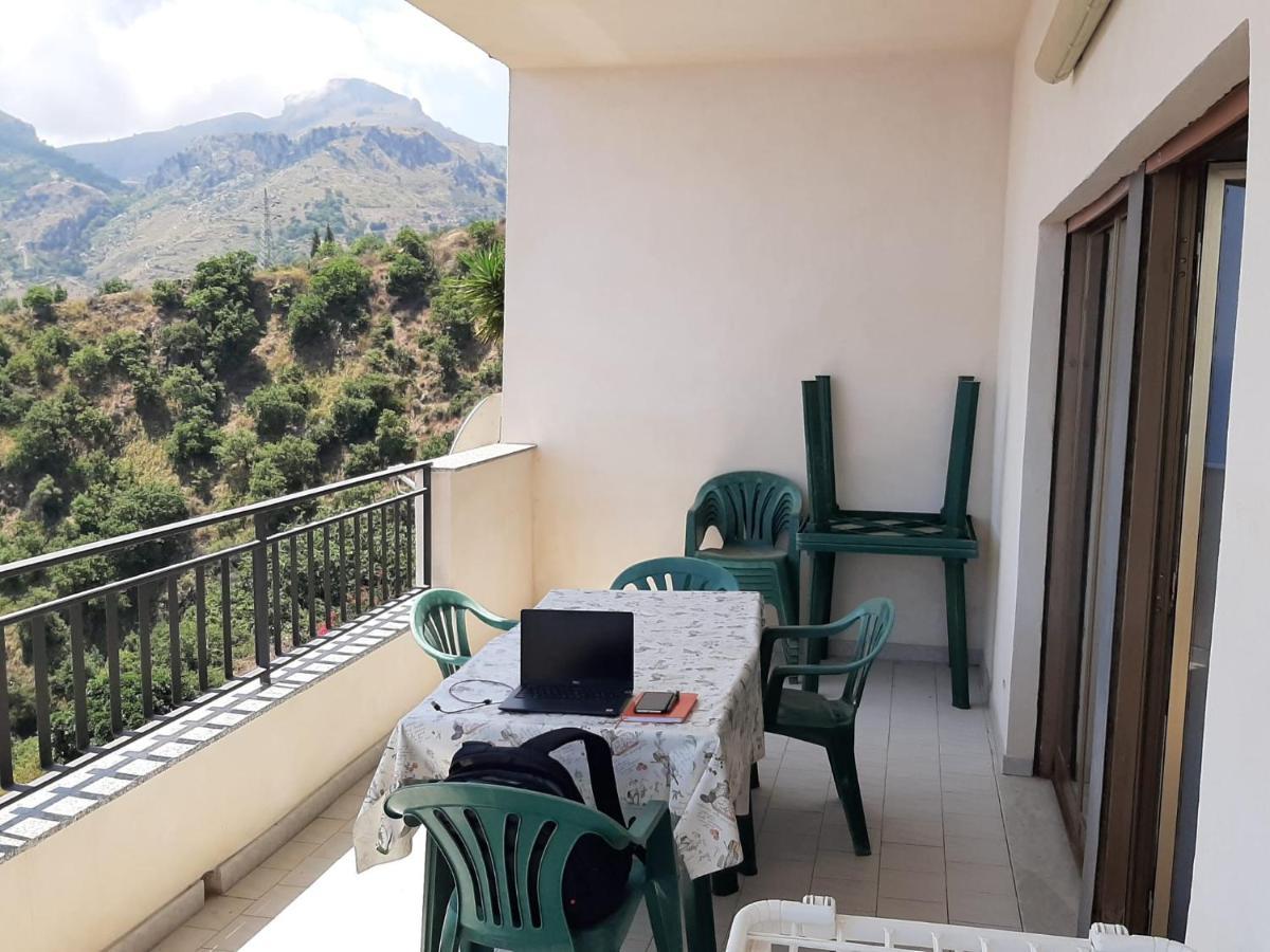 Appartement Casa Vacanze Andreana à Letojanni Extérieur photo