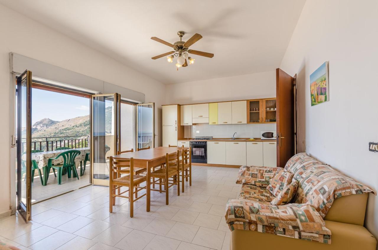 Appartement Casa Vacanze Andreana à Letojanni Extérieur photo