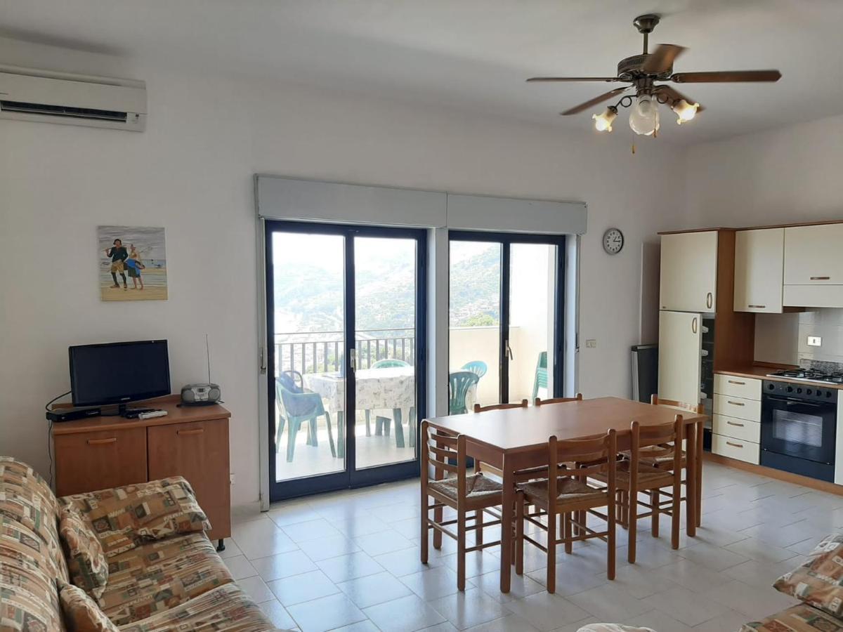 Appartement Casa Vacanze Andreana à Letojanni Extérieur photo