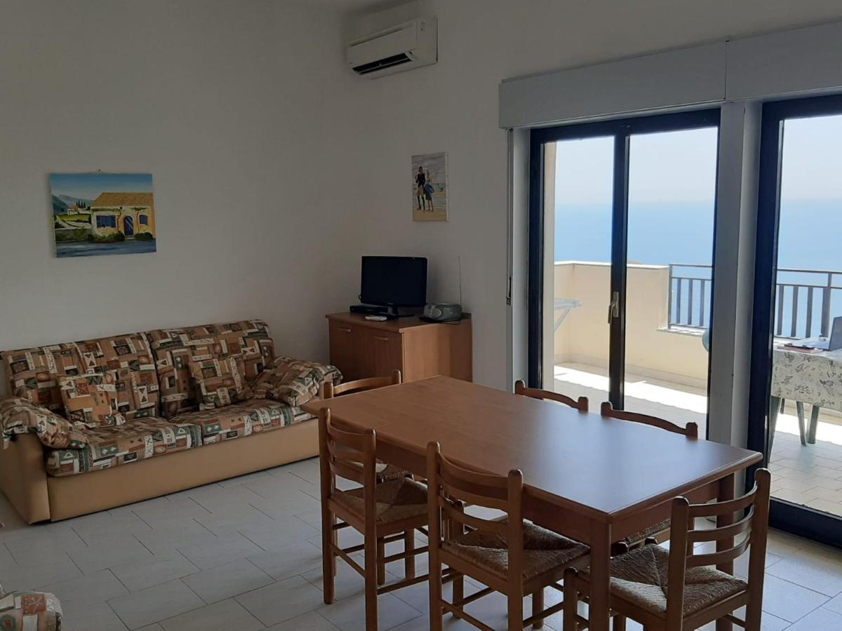 Appartement Casa Vacanze Andreana à Letojanni Extérieur photo