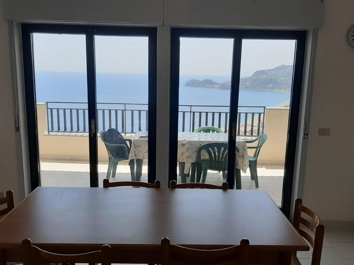 Appartement Casa Vacanze Andreana à Letojanni Extérieur photo