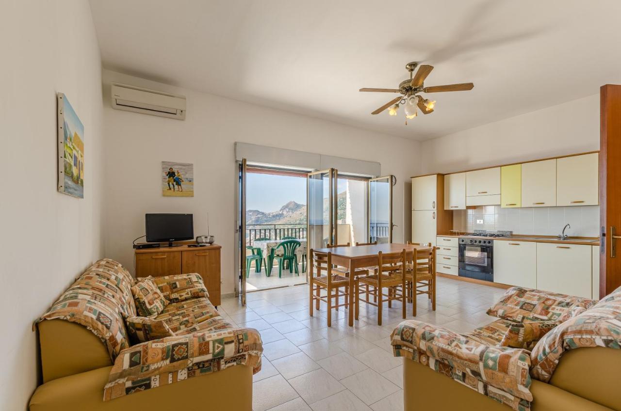 Appartement Casa Vacanze Andreana à Letojanni Extérieur photo